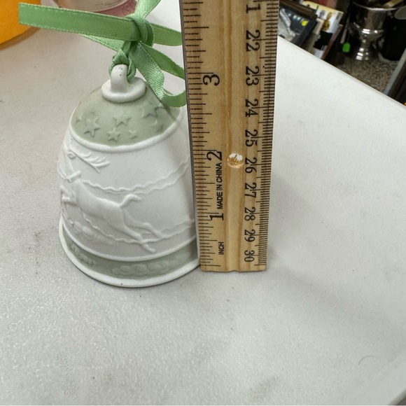 Lladro Christmas Bell Ornament 1988 Vintage White & Green Signed - Picture 10 of 12